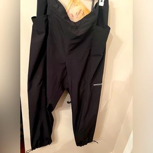 CHICO’S Zenergy Black Cargo Pants size 3